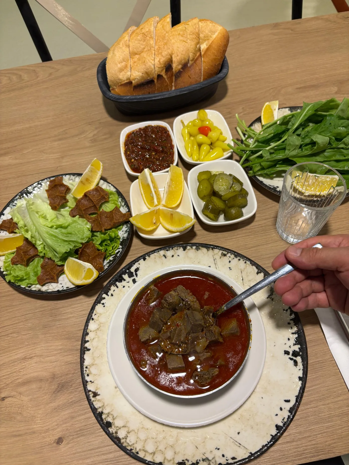Kazanbaşı servis masası